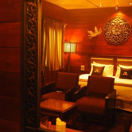 Ruenkanok Thaihouse Resort HHQ Extérieur photo